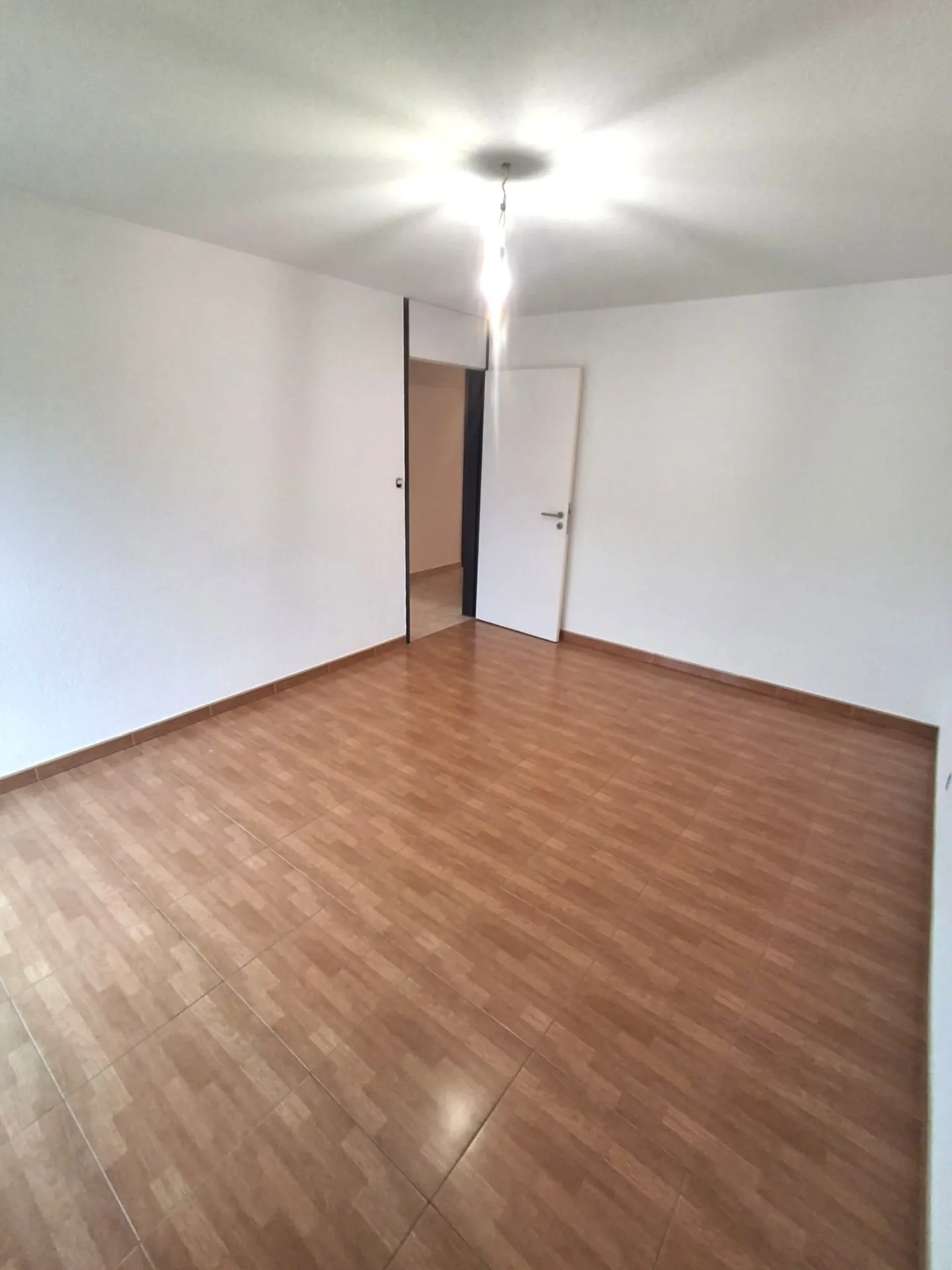 Spacious 4.5-room apartment with garage in Courroux - Photo 12 of 18