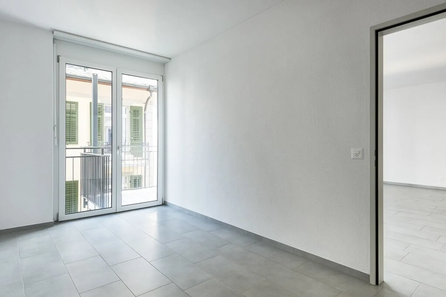 Appartement moderne en ville immédiatement près de la gare d'Oerlikon / place du marché ! - Photo 4 sur 6