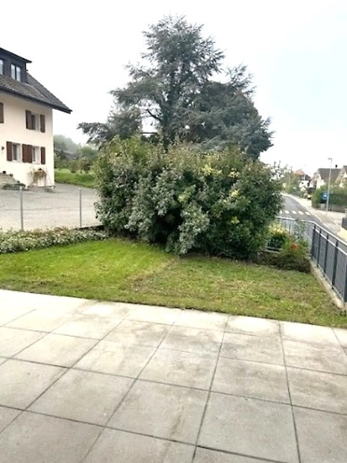 Appartamento di 2,5 locali al piano terra con terrazza coperta - Foto 2 di 7