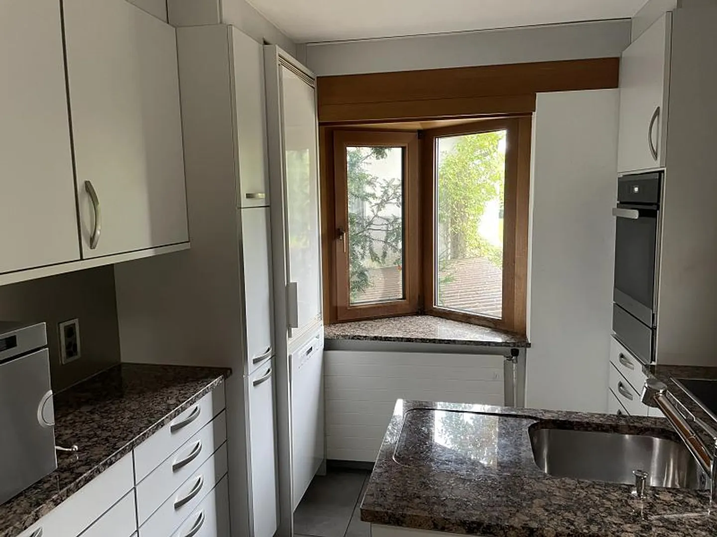 FRESHLY RENOVATED WITH GARDEN - Photo 3 of 6