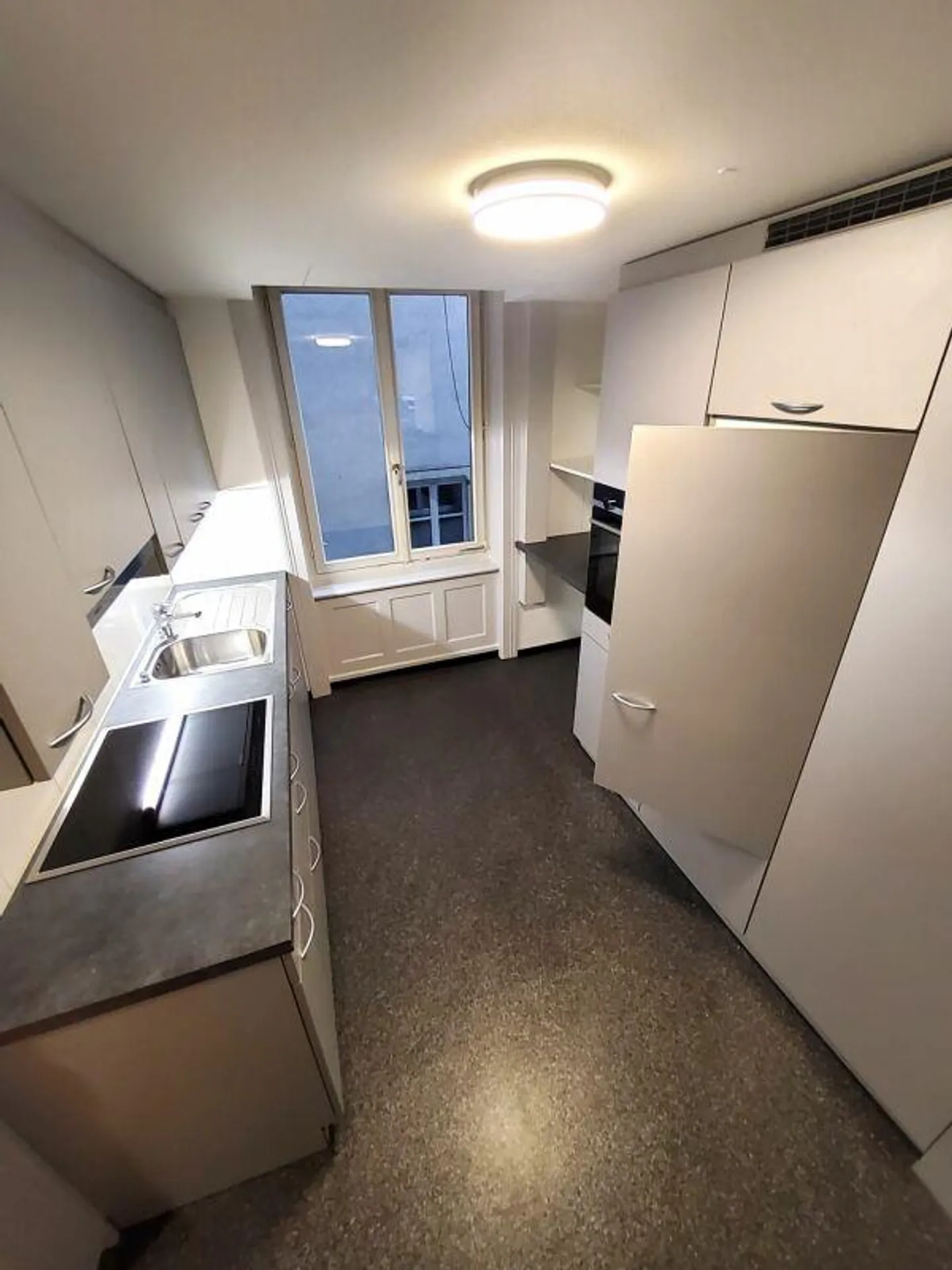 Appartamento luminoso e spazioso di 4,5 stanze - Foto 5 di 11