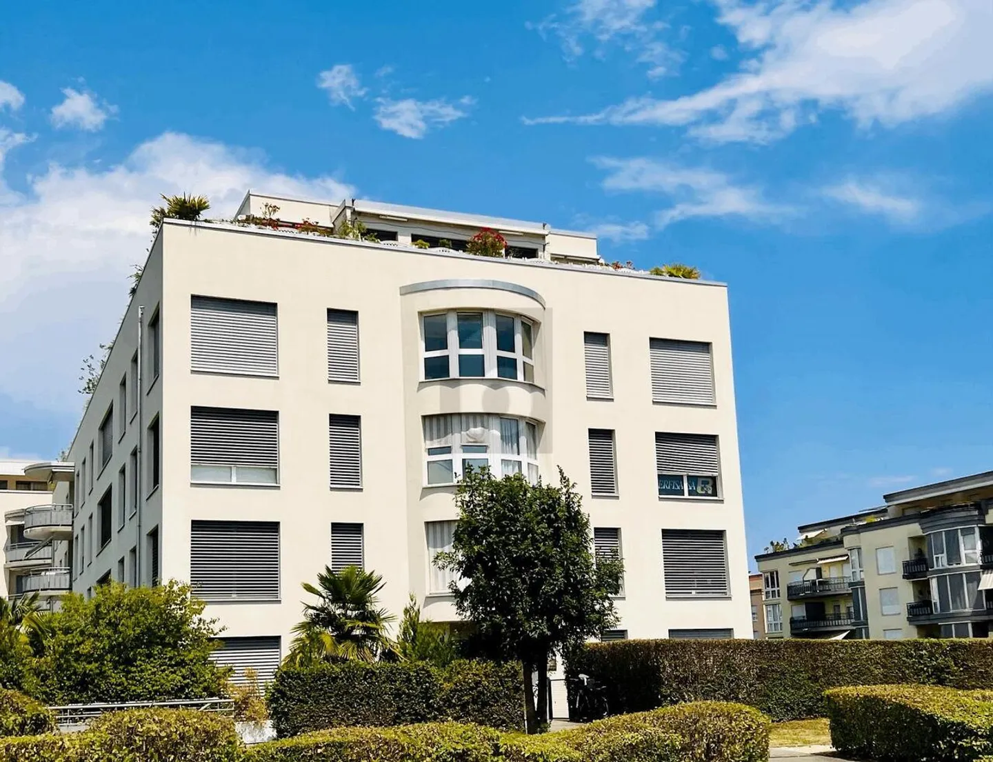 BÜRO MIT PRIVATGARTEN - Foto 1 von 6