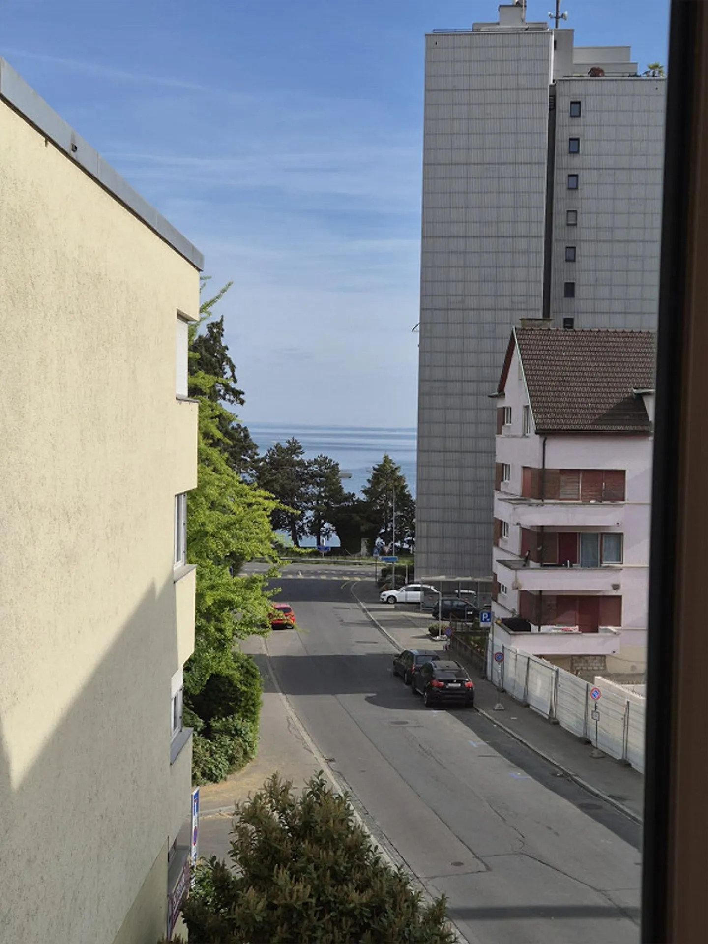 Appartement de 2,5 pièces situé au centre avec vue sur le lac - Photo 5 sur 11