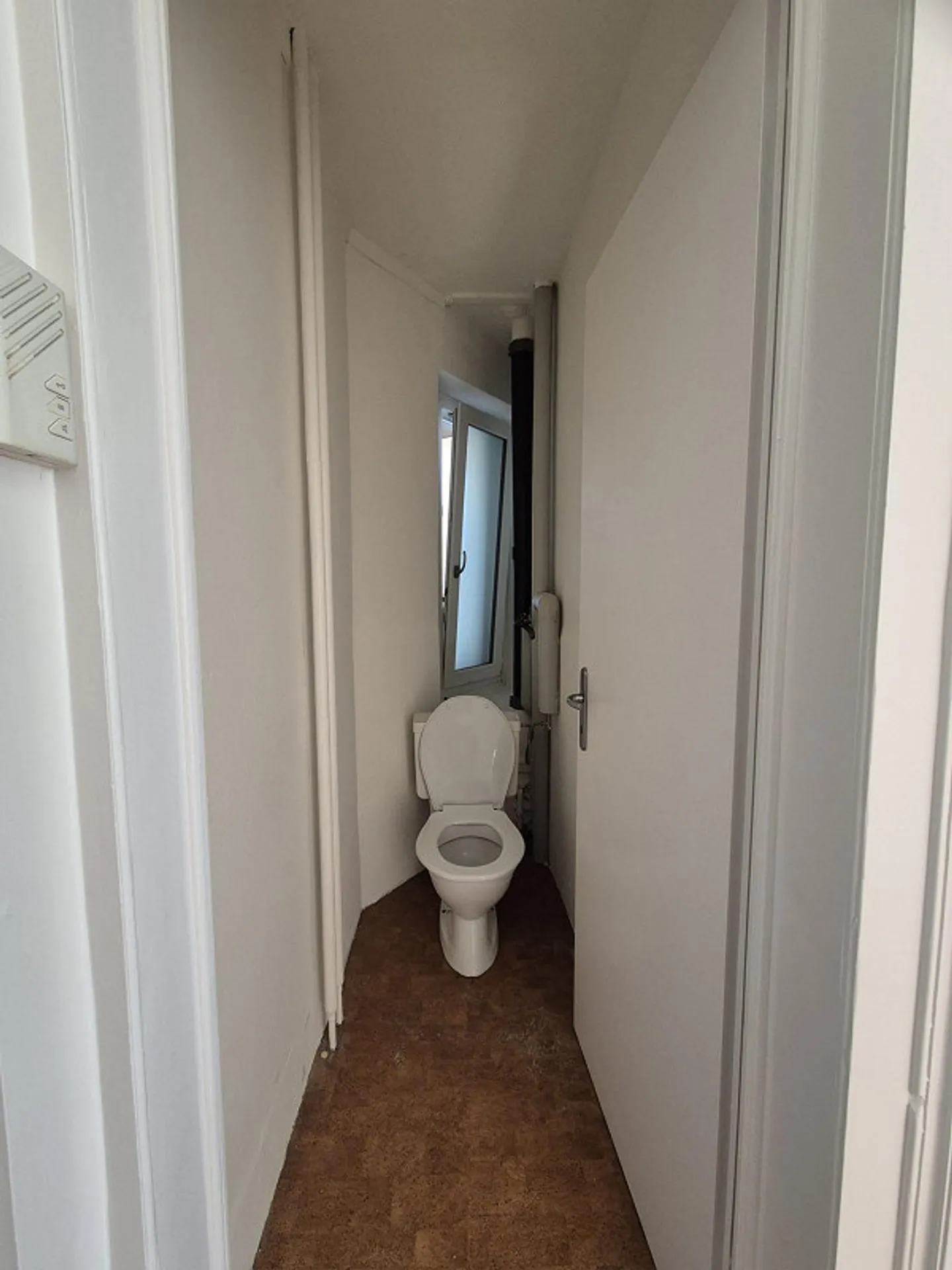Appartement de 2,5 pièces situé au centre avec vue sur le lac - Photo 10 sur 11
