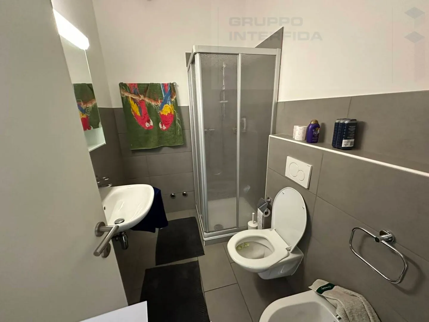 2.5 ROOMS RENOVATED FOR RENT - Photo 2 of 9