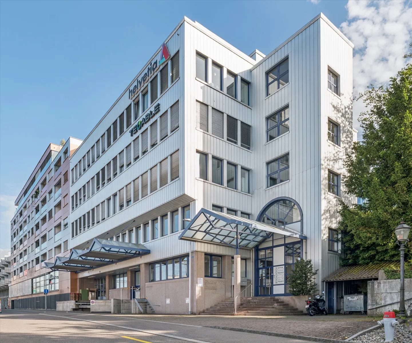 Working with Lake View: Attractive Office Space in the Heart of Horgen - Photo 1 of 6