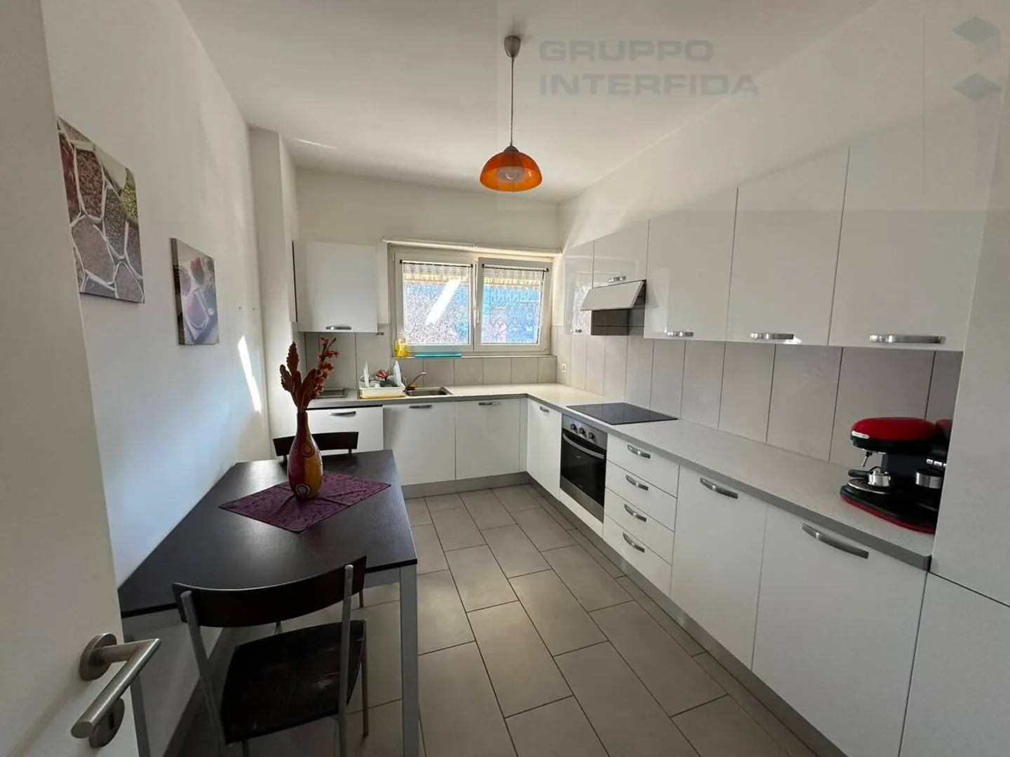 2.5 ROOMS RENOVATED FOR RENT - Photo 4 of 9