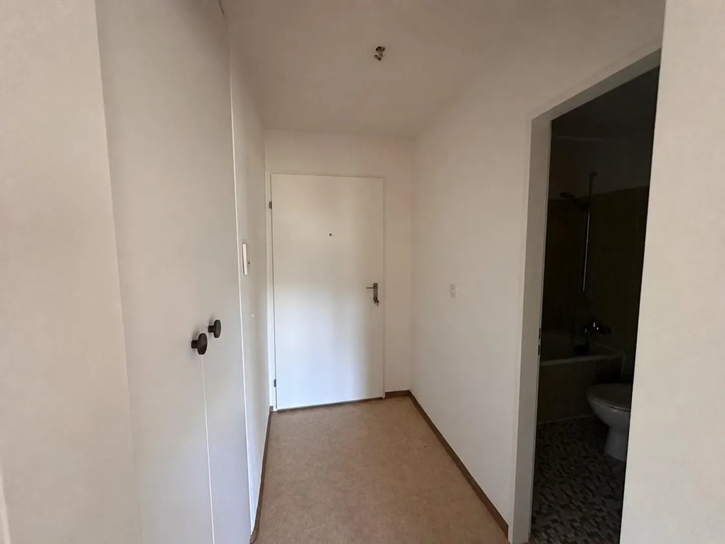 Appartamento confortevole di 1,5 stanze con balcone - Foto 6 di 7