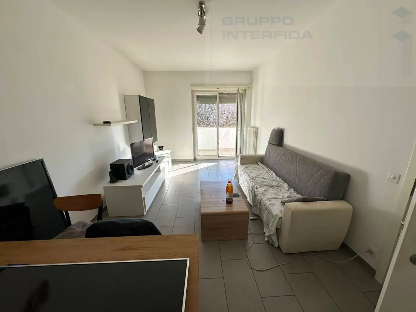 2.5 ROOMS RENOVATED FOR RENT - Photo 5 of 9