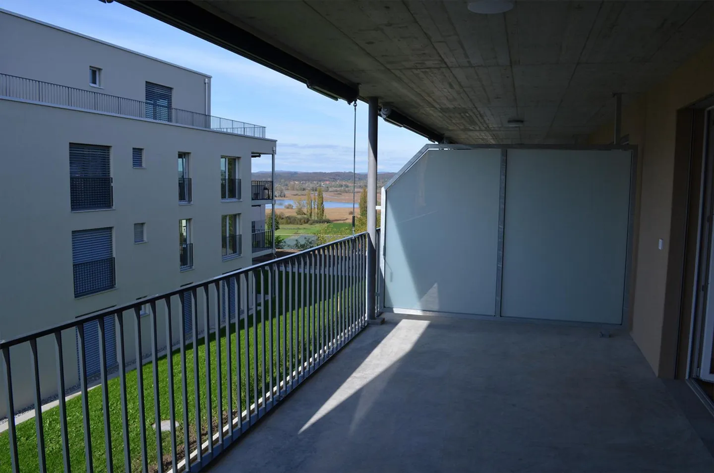 Moderne Wohnung mit Seeblick - Foto 2 von 9