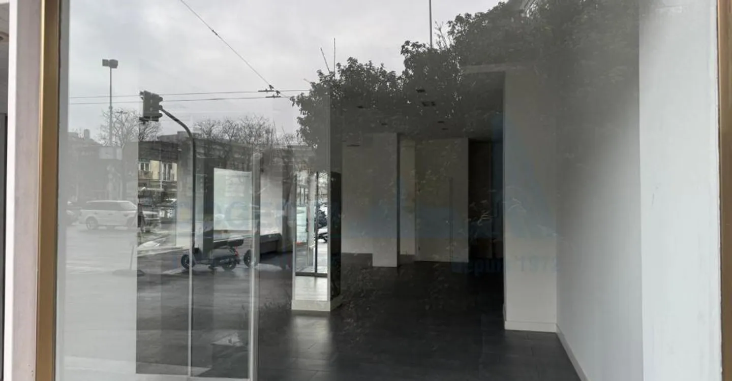 Spazio Commerciale Vicino ai Trasporti - Foto 3 di 13