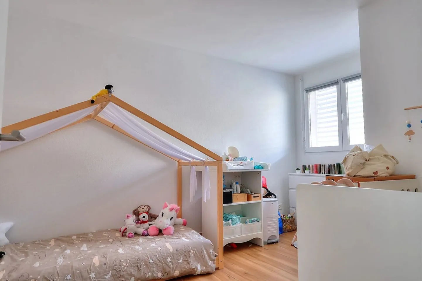 Villa moderne et lumineuse avec 4,5 pièces - Photo 7 sur 10
