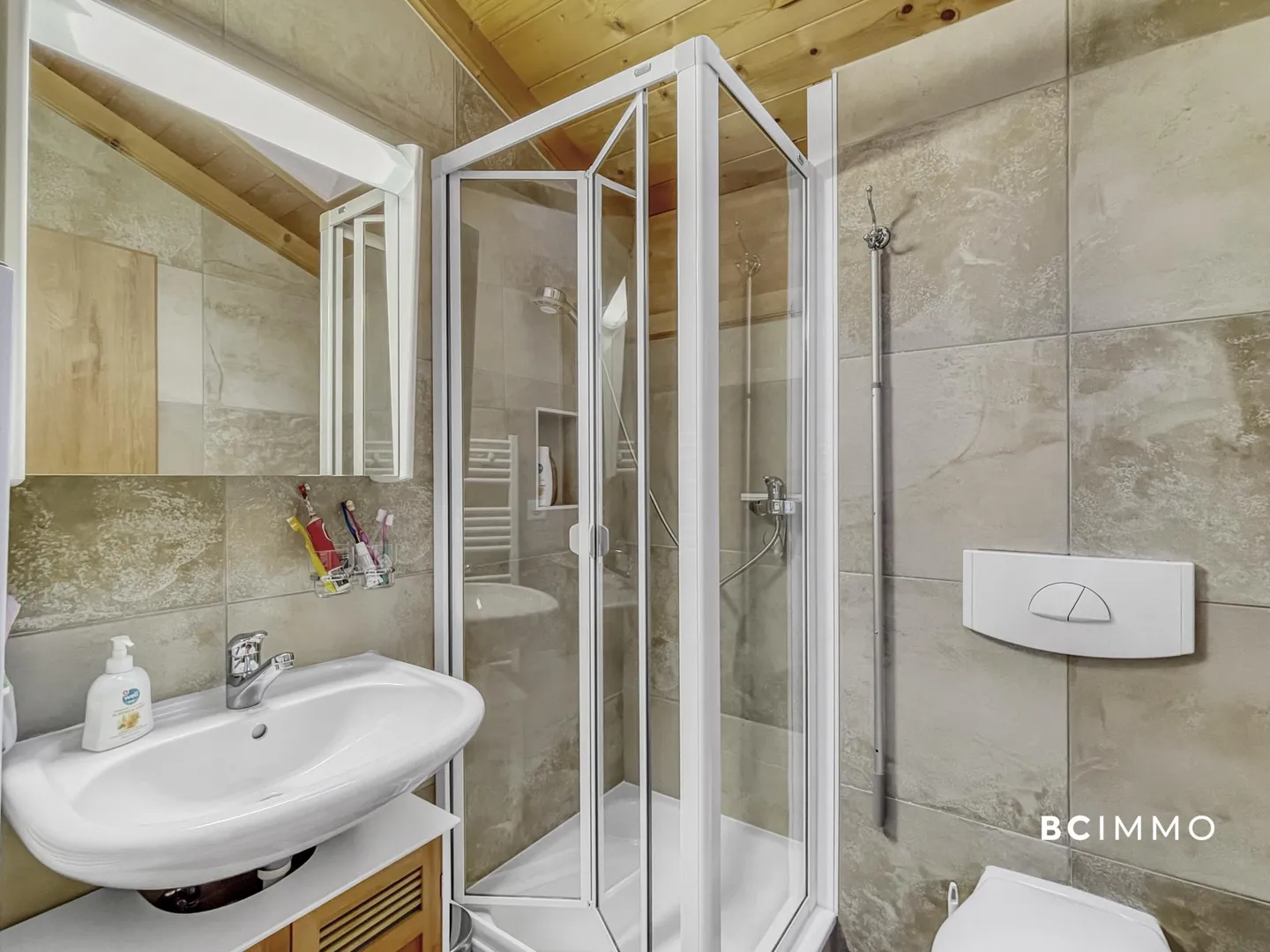 Superbo attico duplex con vista panoramica sul Pays-d'Enhaut | Esclusività BC IMMO - Foto 8 di 12