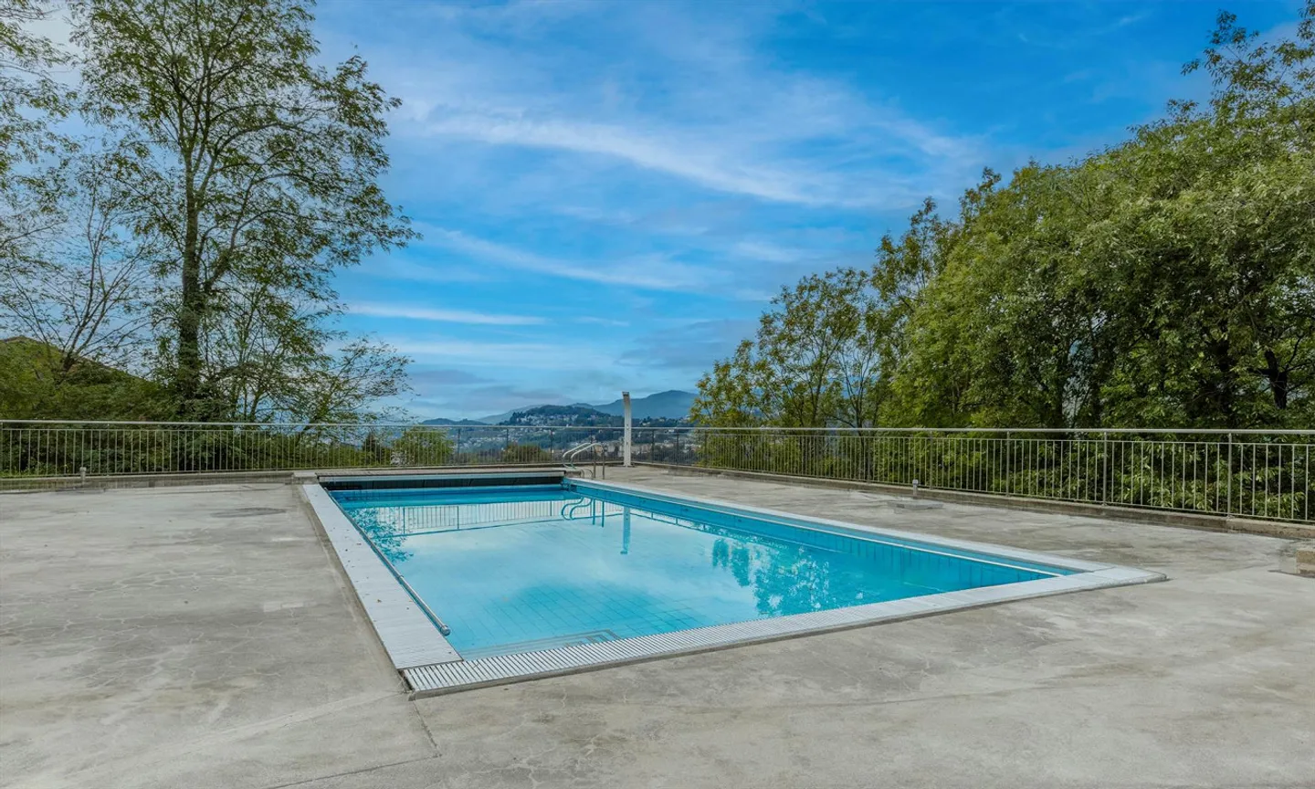 Dachgeschoss 3.5 Zimmer mit Panoramaterrasse in Cadro - Photo 8 of 9