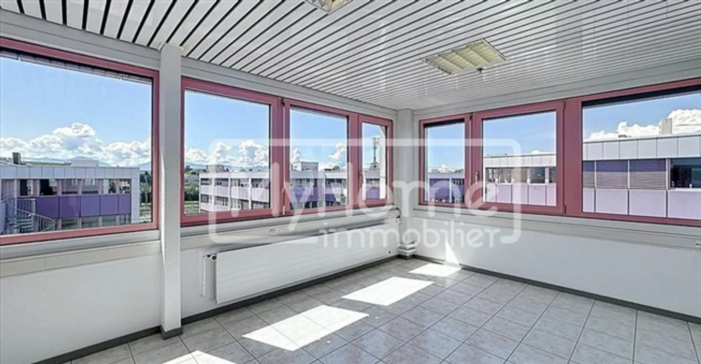 Espace Commercial Spacieux - Photo 4 sur 7