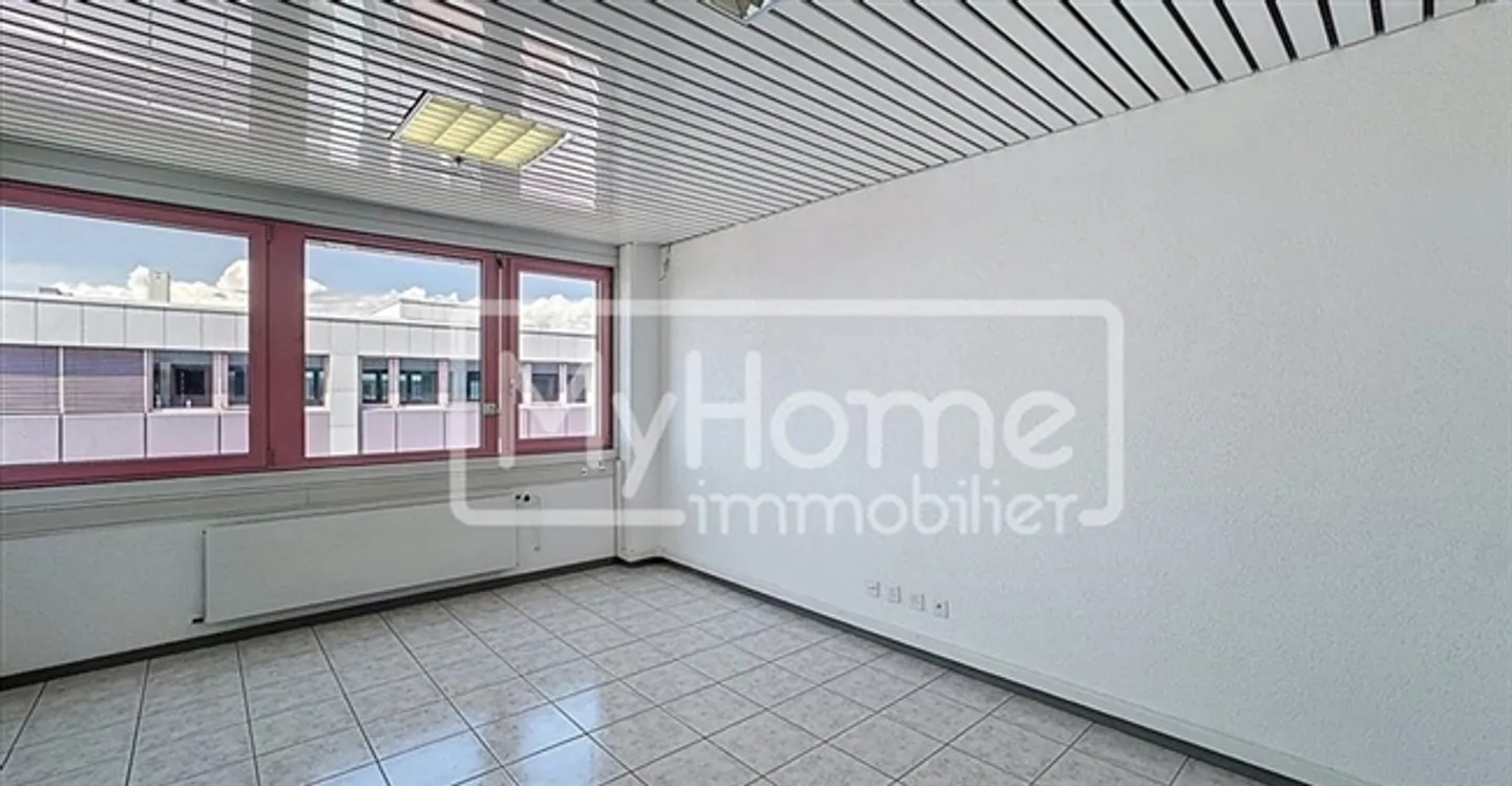 Espace Commercial Spacieux - Photo 5 sur 7