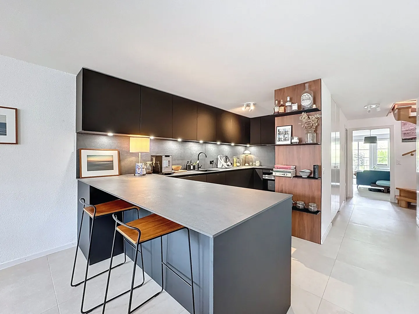 DUPLEX DI CARATTERE RINNOVATO NEL CUORE DI FÉCHY-DESSUS - Foto 4 di 18