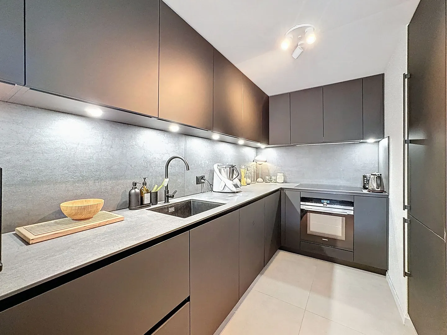 DUPLEX DI CARATTERE RINNOVATO NEL CUORE DI FÉCHY-DESSUS - Foto 5 di 18