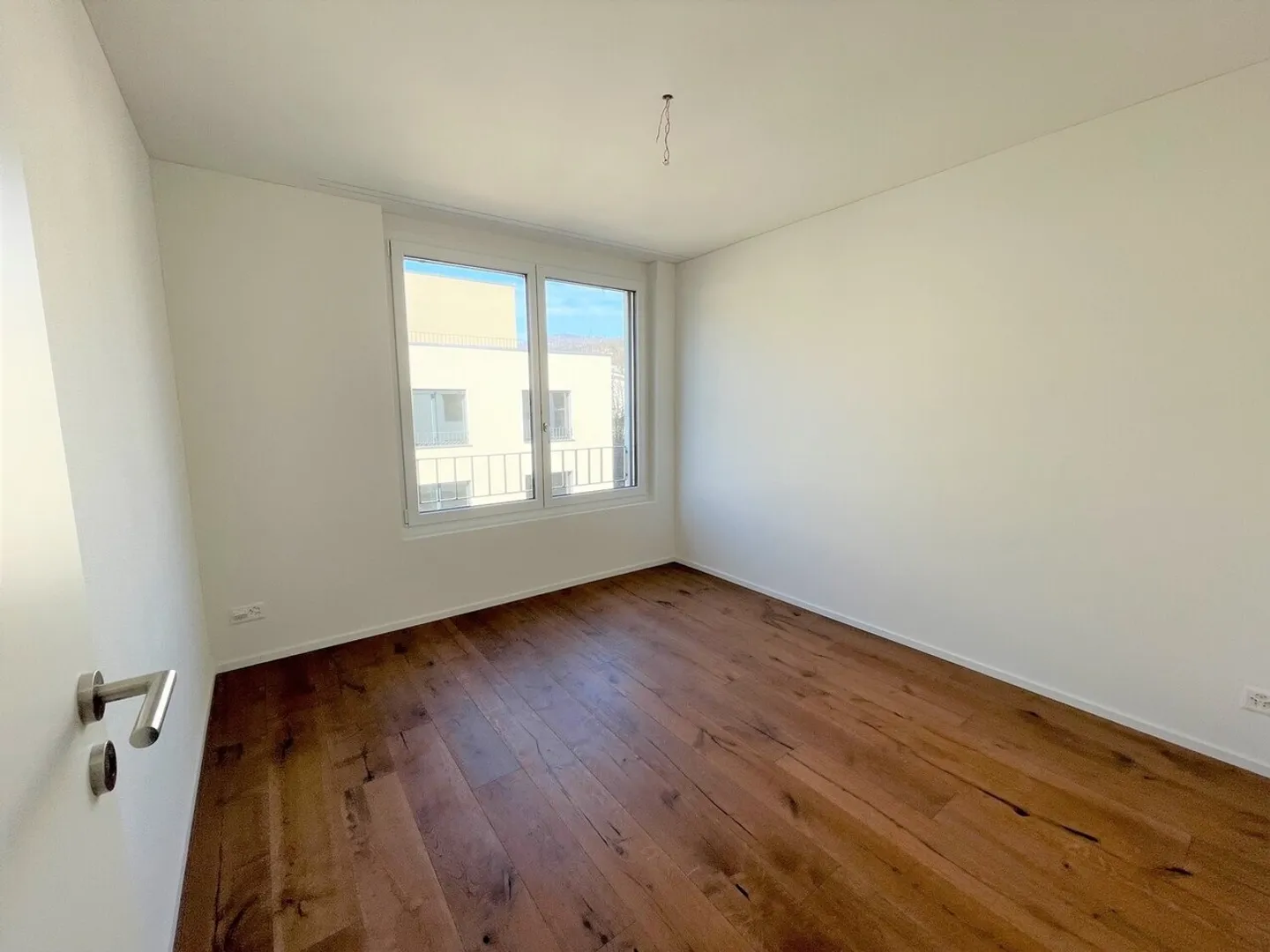 Appartamento spazioso e moderno di 4,5 locali al 1° piano - Foto 4 di 10