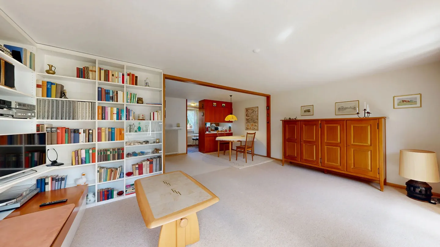 Charming Family Townhouse - Photo 7 of 23