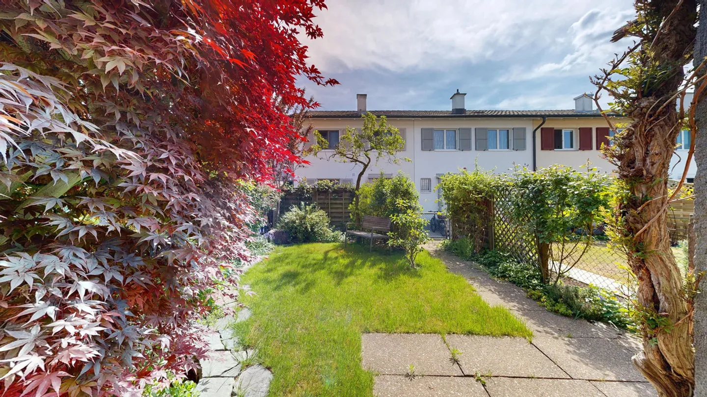 Charming Family Townhouse - Photo 21 of 23