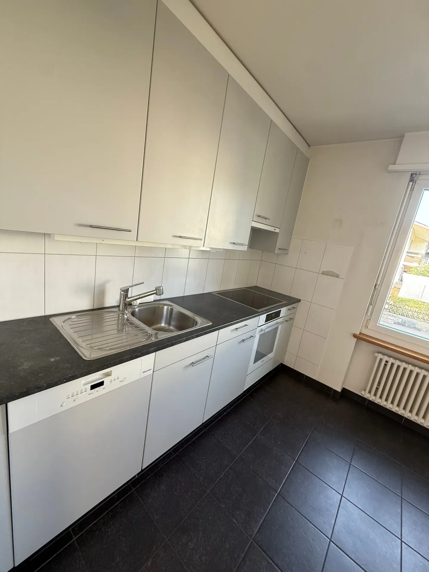 Helle 4-Zimmer-Wohnung mit Balkon - Foto 2 von 15