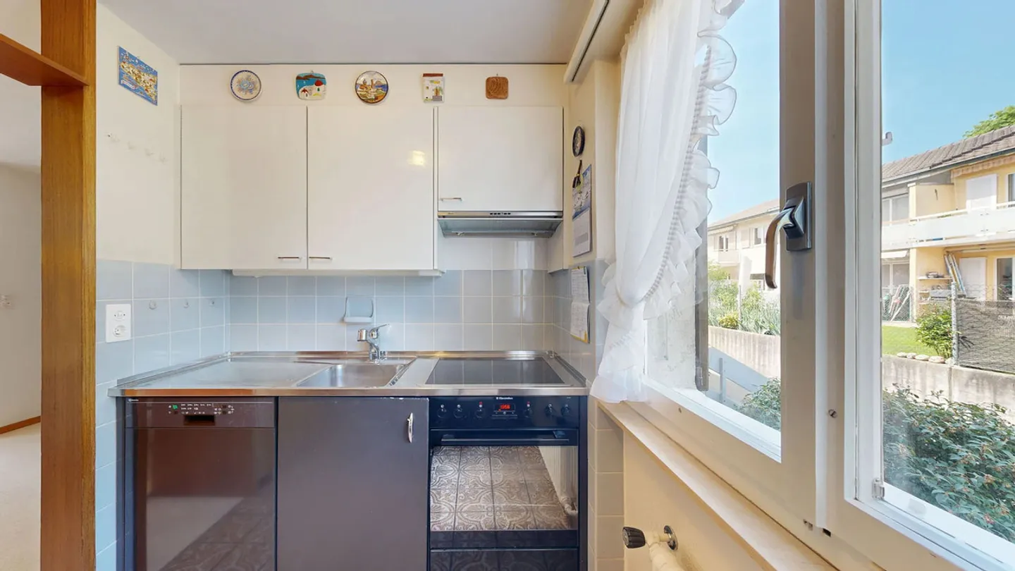 Charming Family Townhouse - Photo 4 of 23