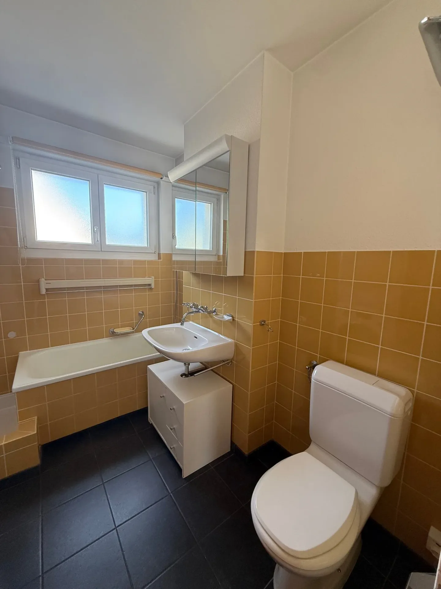 Helle 4-Zimmer-Wohnung mit Balkon - Foto 9 von 15