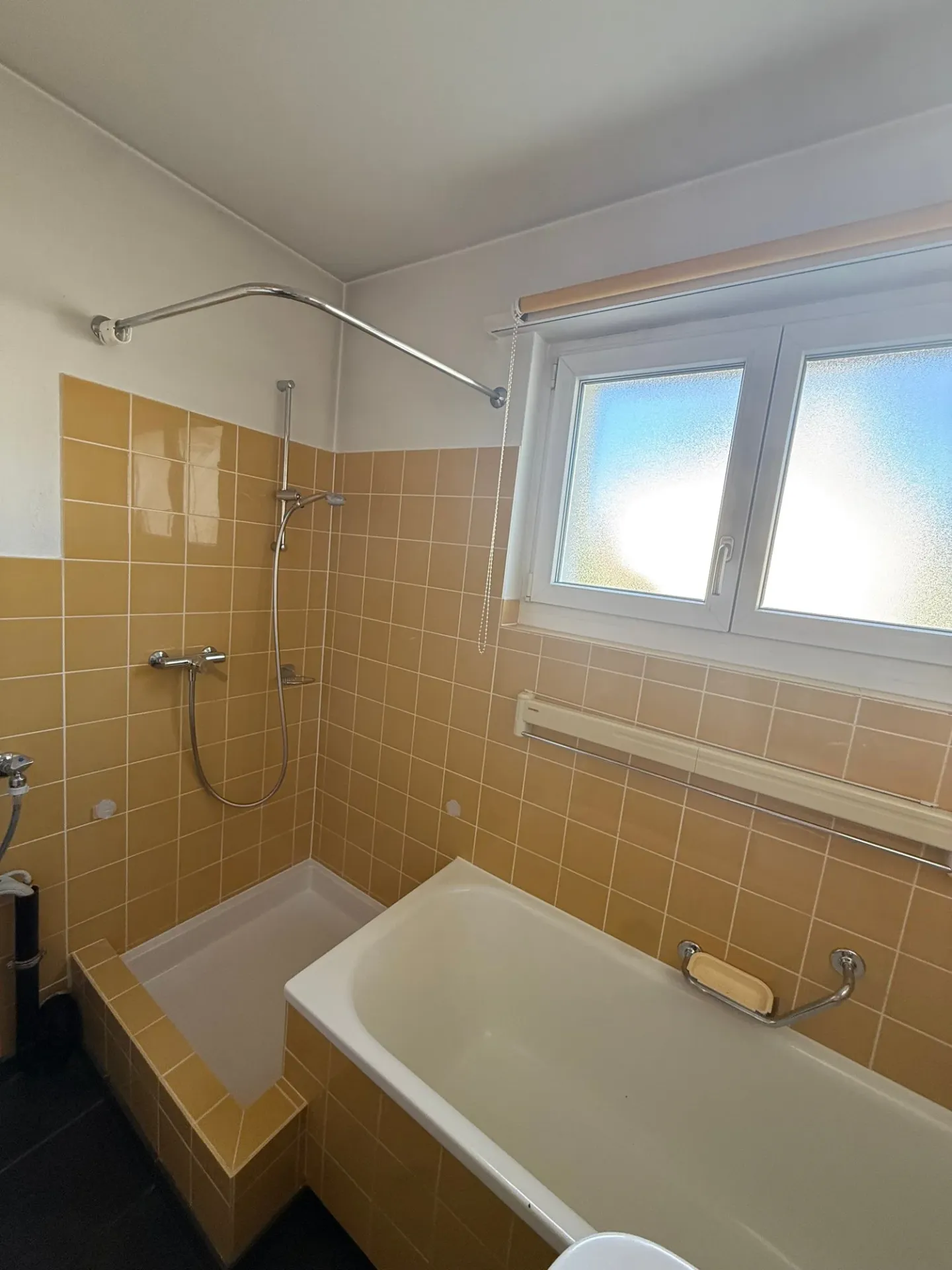 Helle 4-Zimmer-Wohnung mit Balkon - Foto 10 von 15