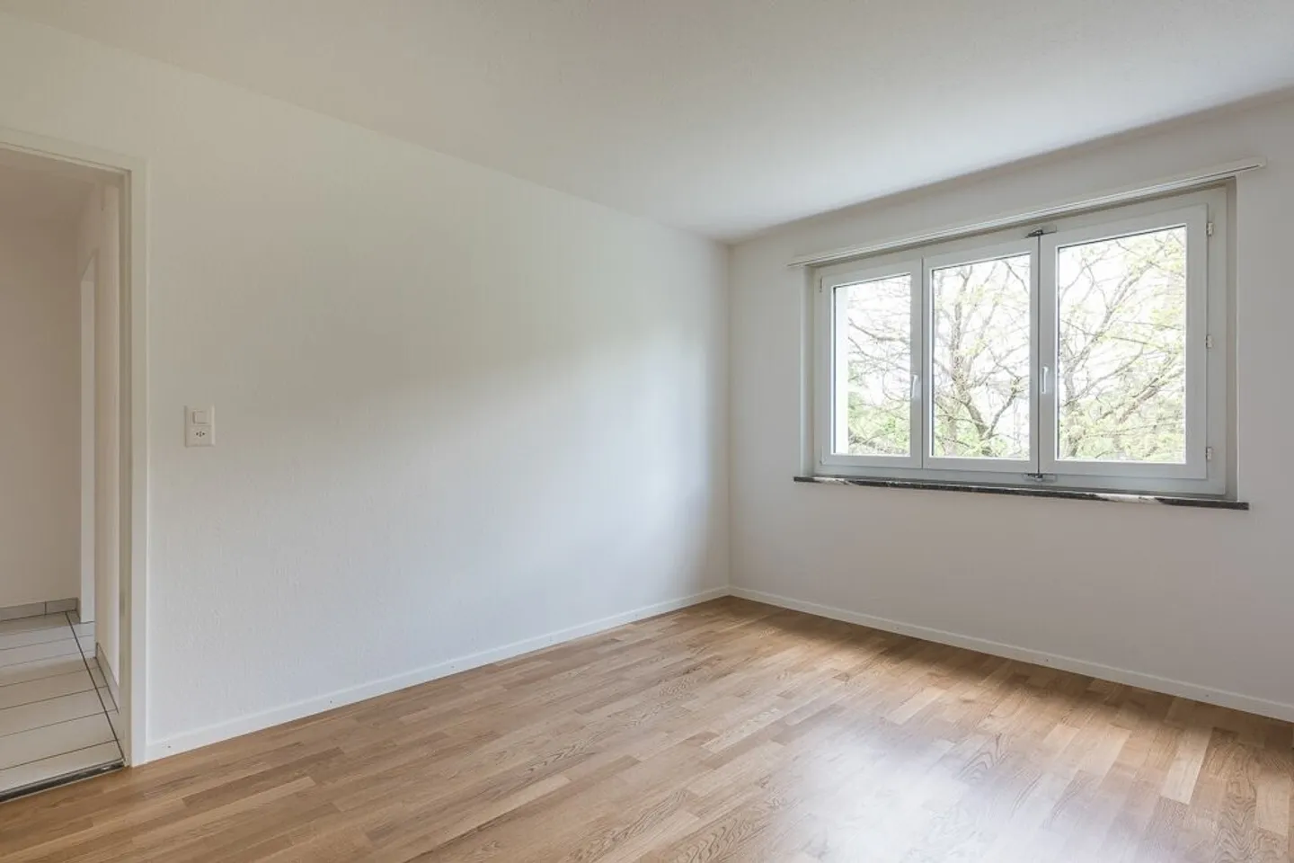 Renovierte Dachwohnung im Grünen - Foto 3 von 5