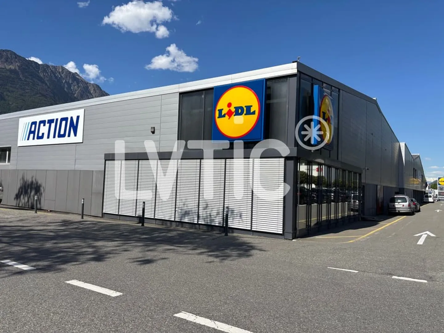 Locale commerciale di 530 m2 in affitto a Martigny - Foto 5 di 7