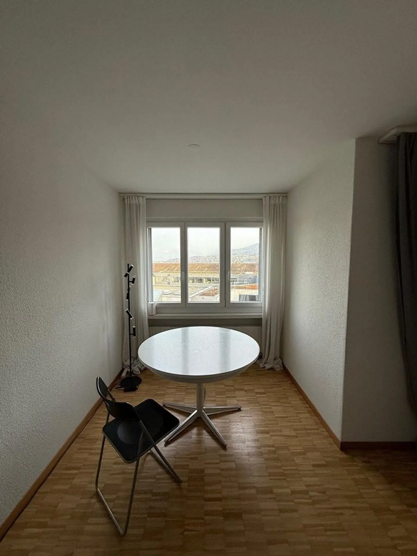 Geräumige Wohnung in ruhiger Lage - Foto 3 von 9