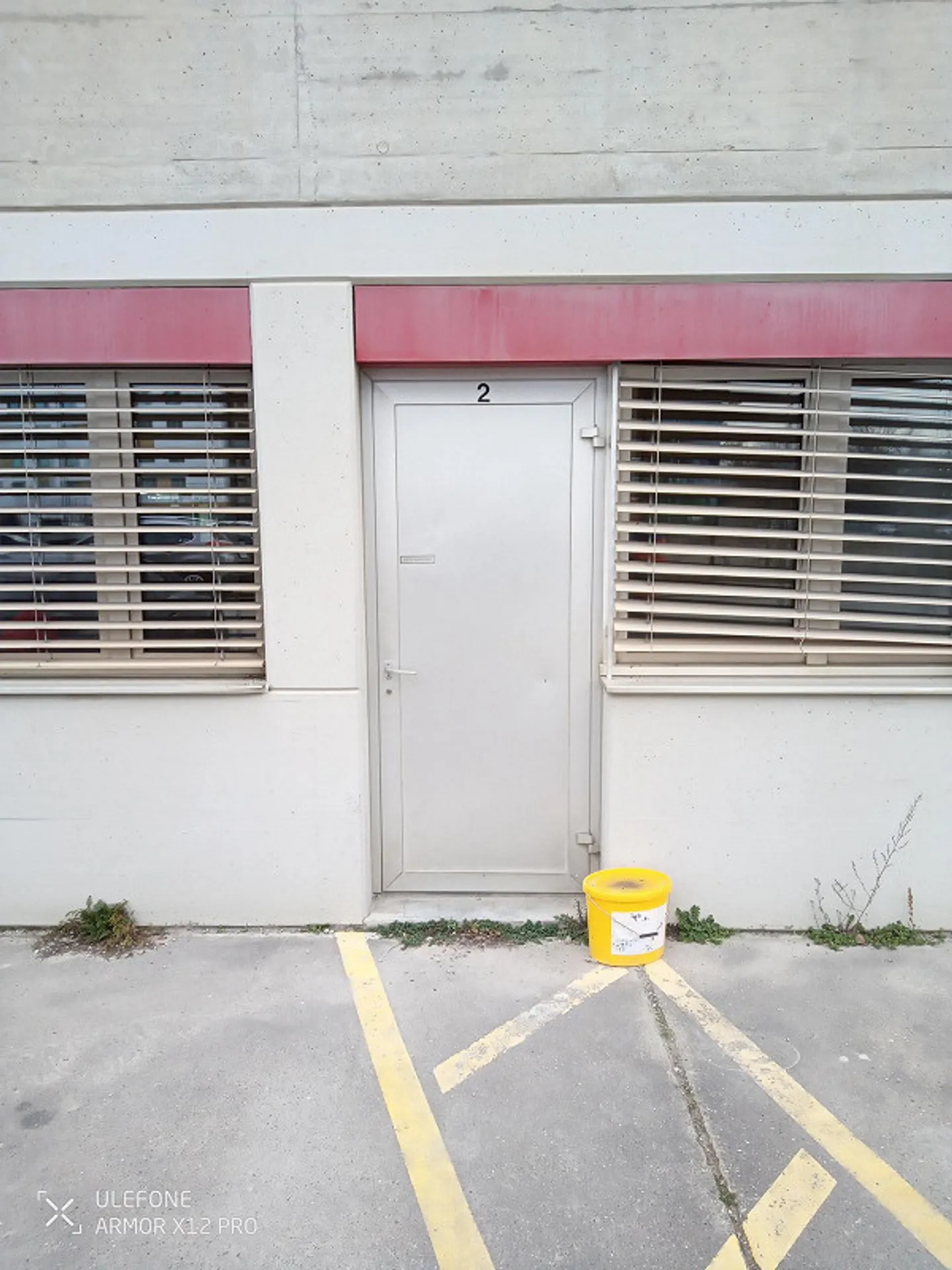 Versatile commercial spaces for studio, practice or office available immediately - Photo 6 of 8