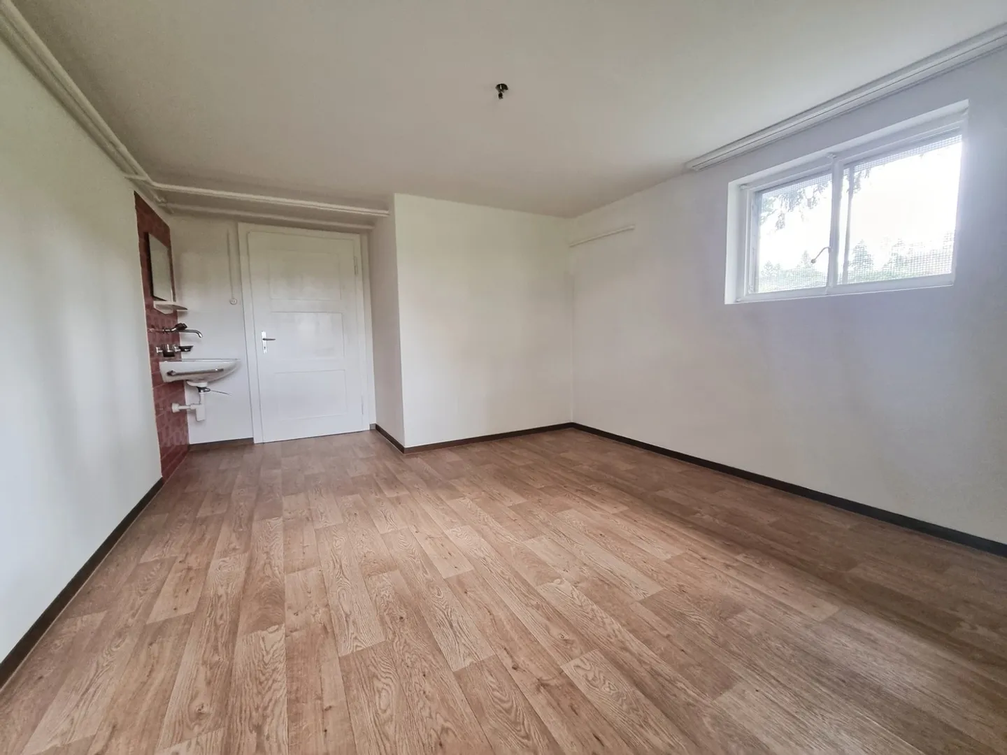 Atelier/espace de stockage avec WC - Photo 5 sur 7