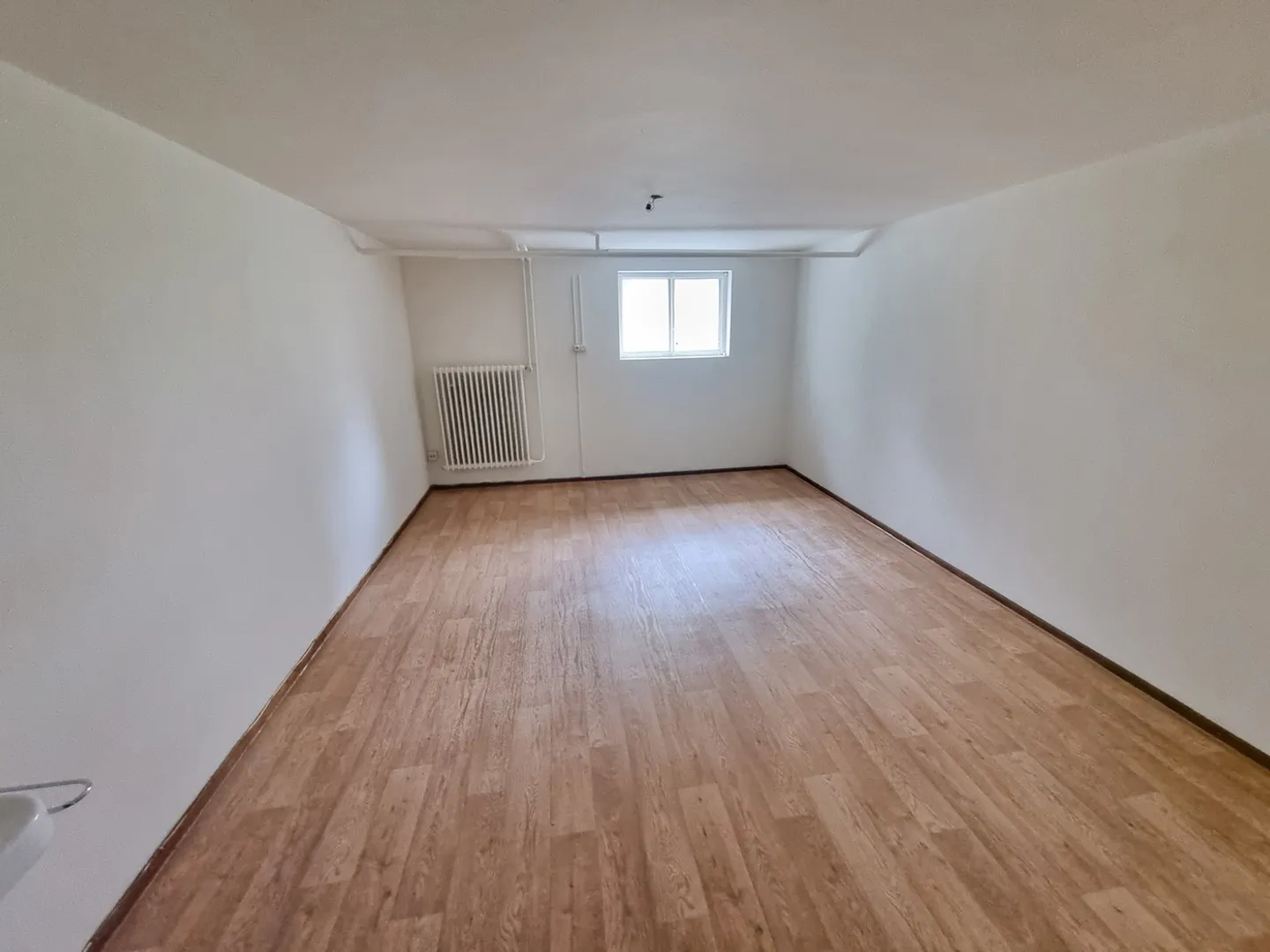 Atelier/espace de stockage avec WC - Photo 3 sur 7