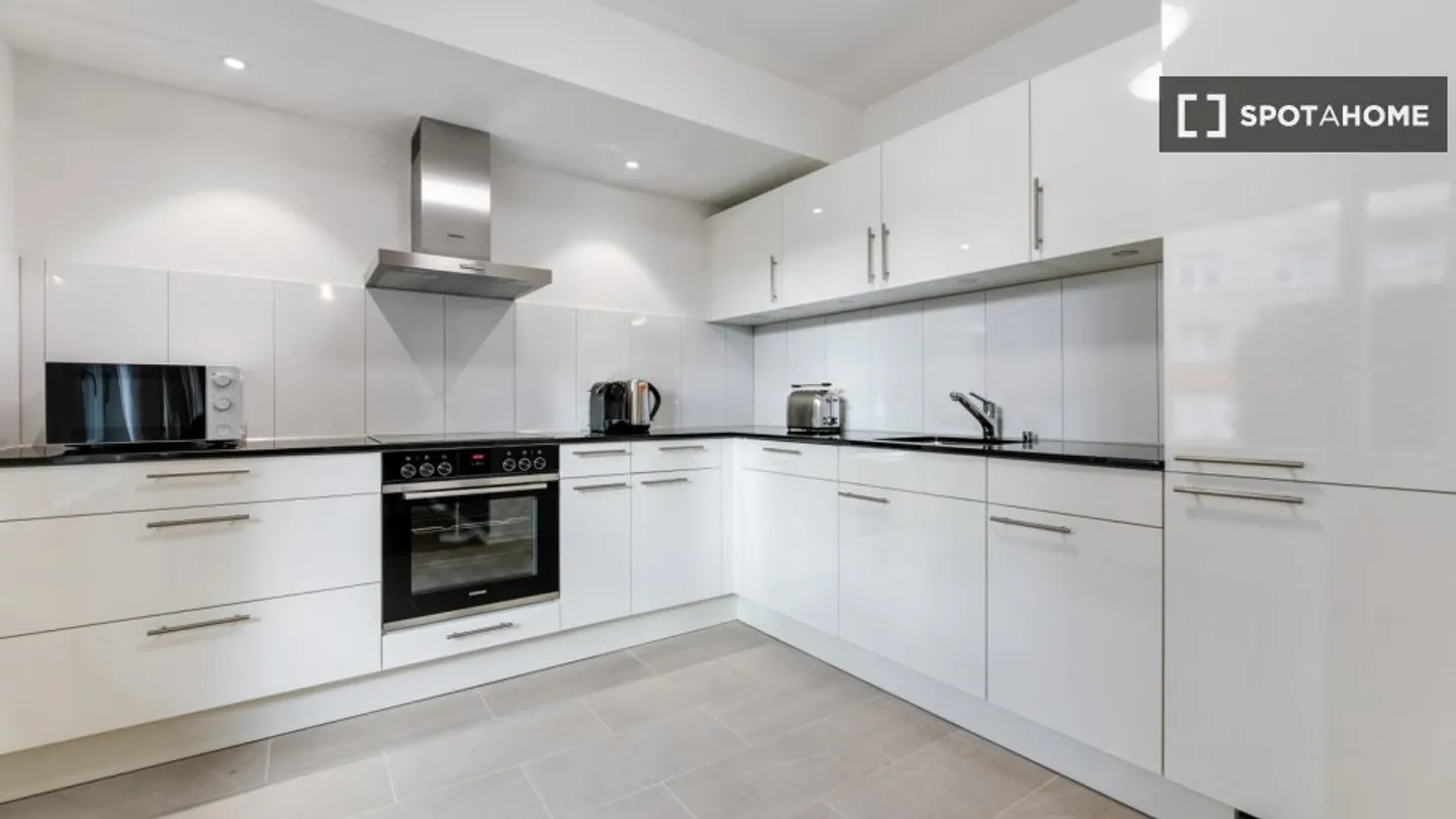 Discover, visit and rent your new home online with full confidence. - Photo 3 of 15