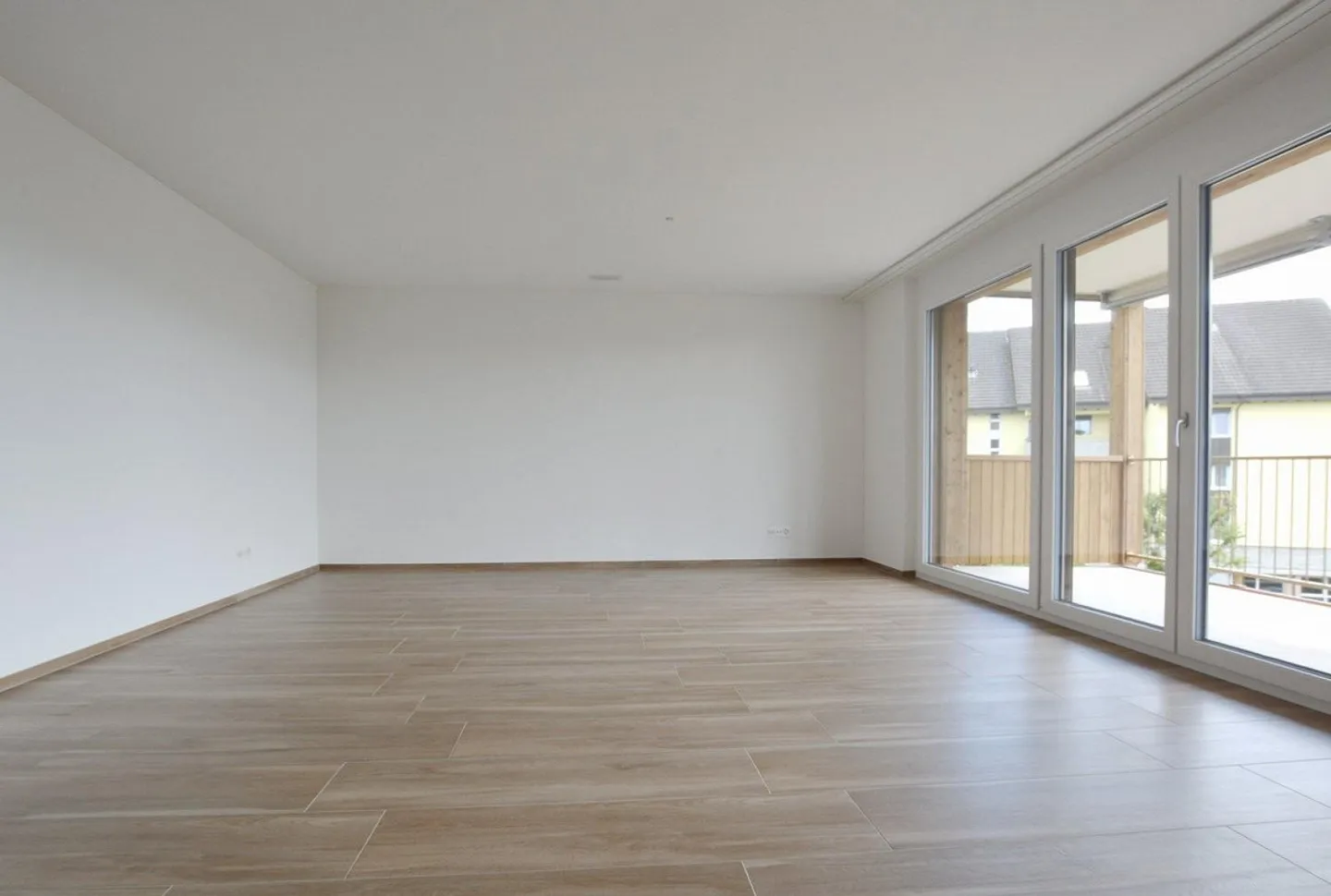 Moderne Gartenwohnung mit Balkon - Foto 3 von 9