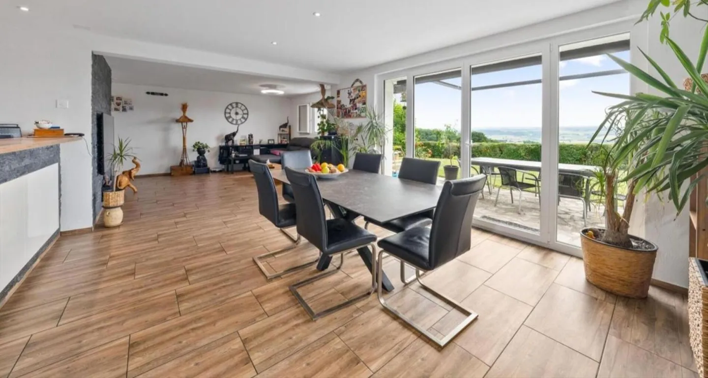 Magnifique villa de 6,5 pièces avec vue panoramique et studio indépendant - Photo 3 sur 13