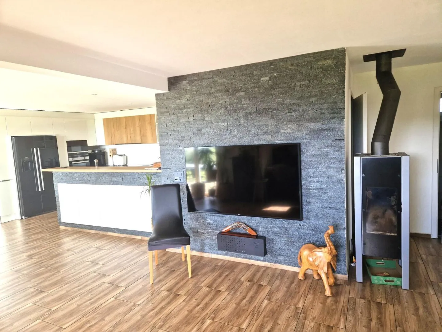 Magnifique villa de 6,5 pièces avec vue panoramique et studio indépendant - Photo 4 sur 13