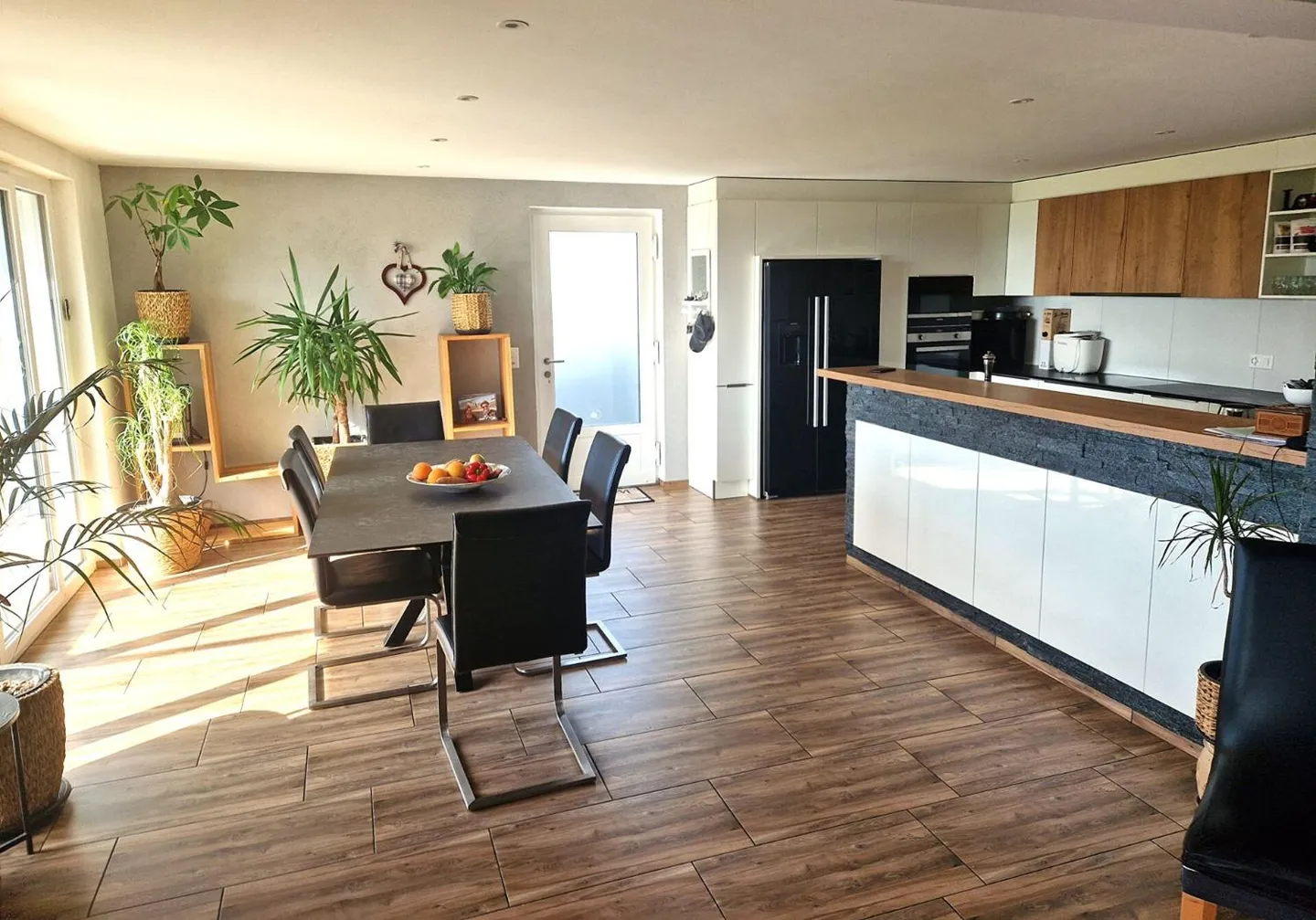 Magnifique villa de 6,5 pièces avec vue panoramique et studio indépendant - Photo 5 sur 13