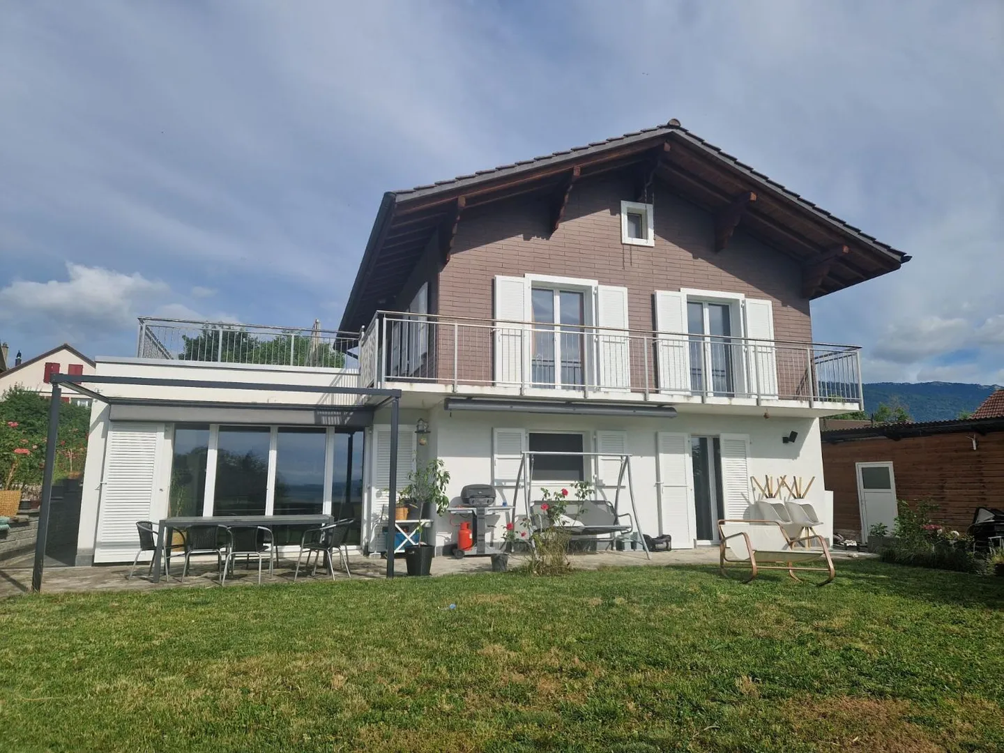 Magnifique villa de 6,5 pièces avec vue panoramique et studio indépendant - Photo 1 sur 13