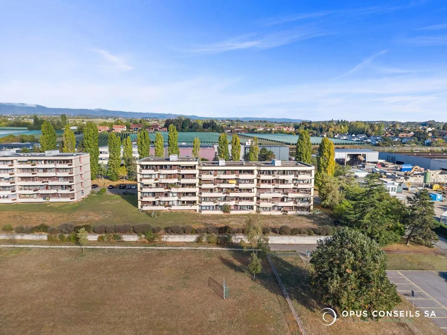 Charming Apartment with Lake View - Photo 3 of 14