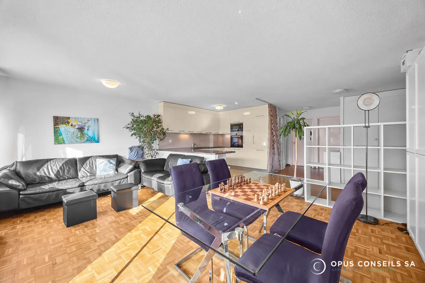Charming Apartment with Lake View - Photo 4 of 14