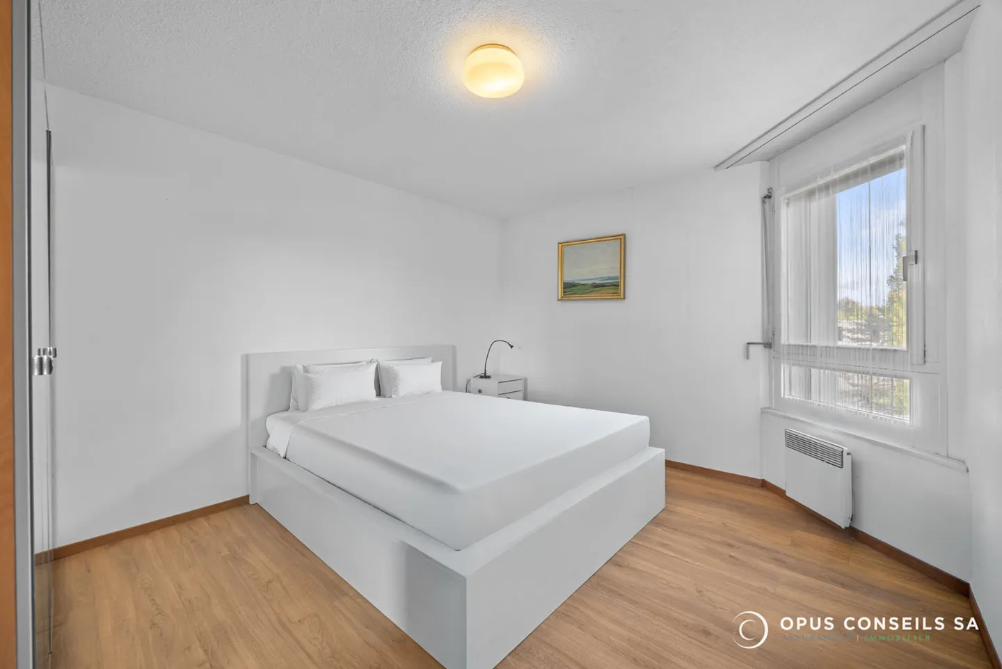 Charming Apartment with Lake View - Photo 10 of 14