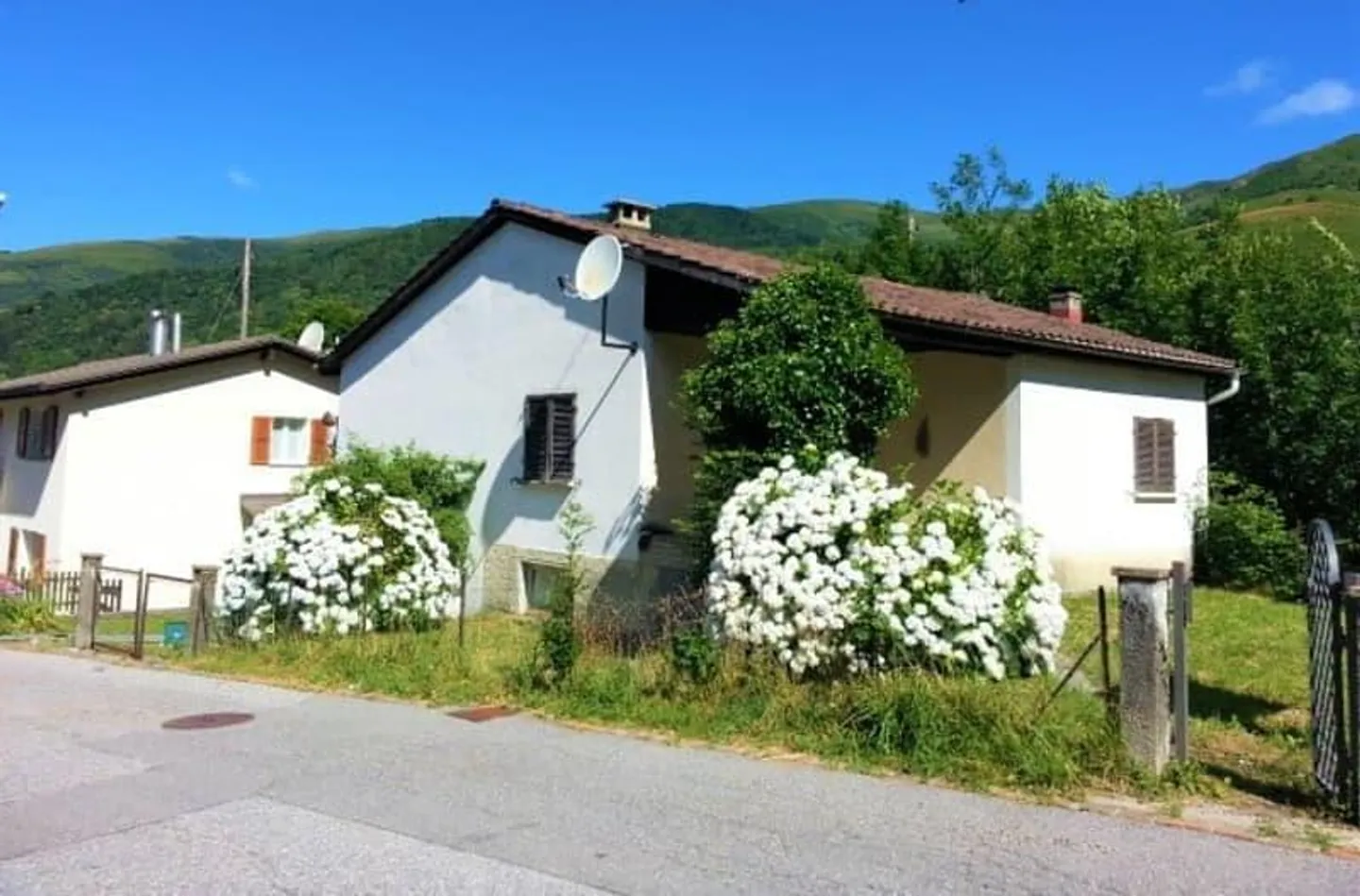 Detached house surrounded by nature - Photo 1 of 10