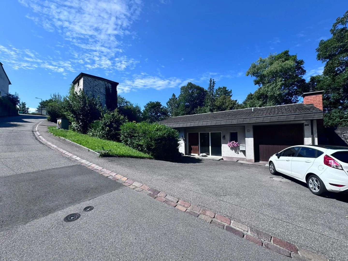 Casa unifamiliare indipendente con 5,5 stanze, estensione, garage e grande giardino - Foto 7 di 38