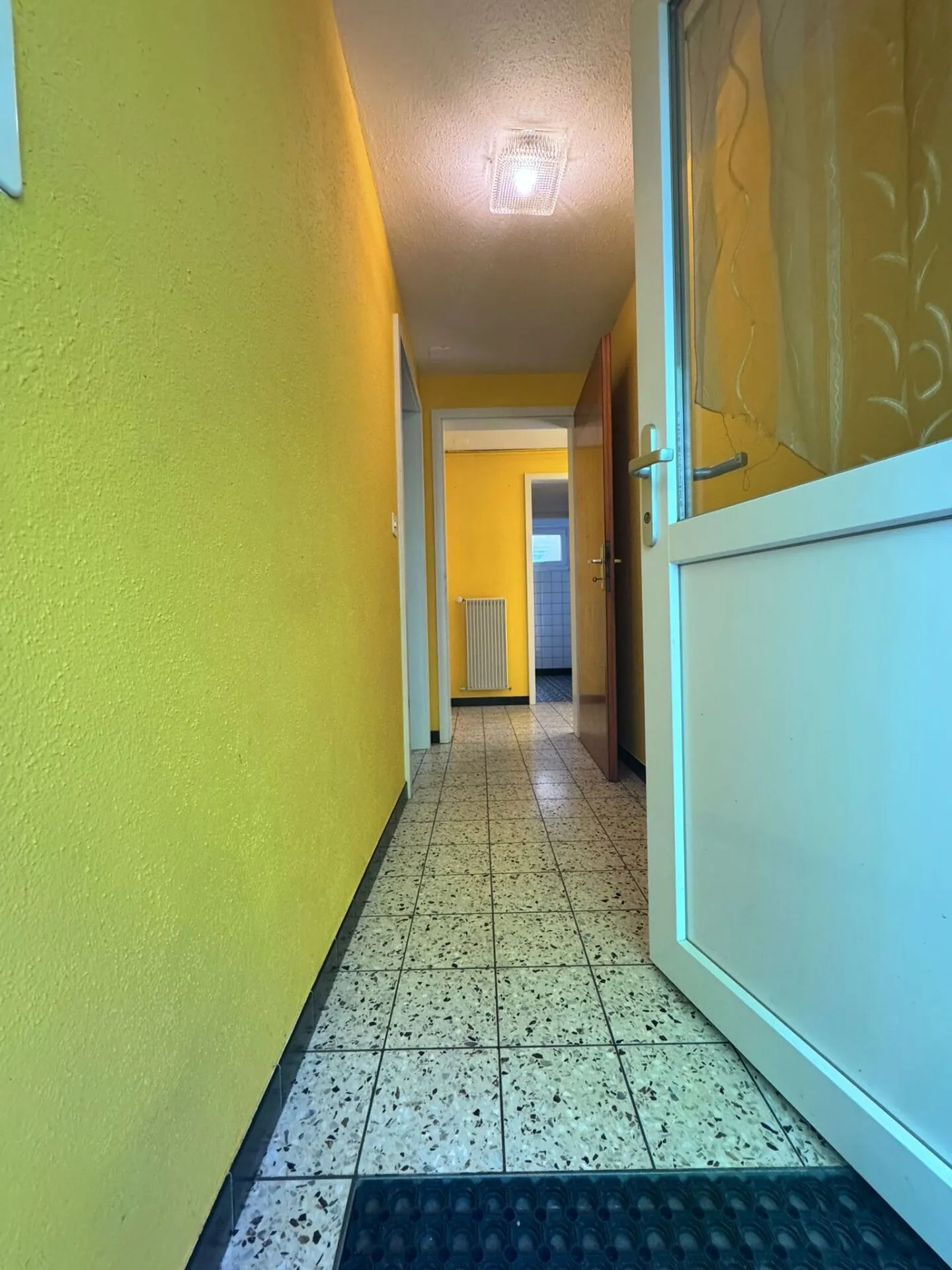 Casa unifamiliare indipendente con 5,5 stanze, estensione, garage e grande giardino - Foto 12 di 38