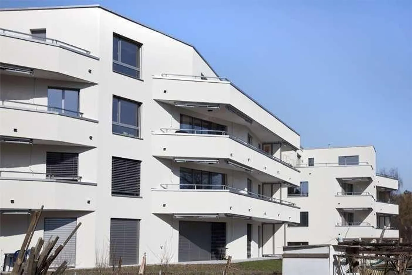 Appartement moderne de 3.5 pièces dans un emplacement central - Photo 1 sur 9