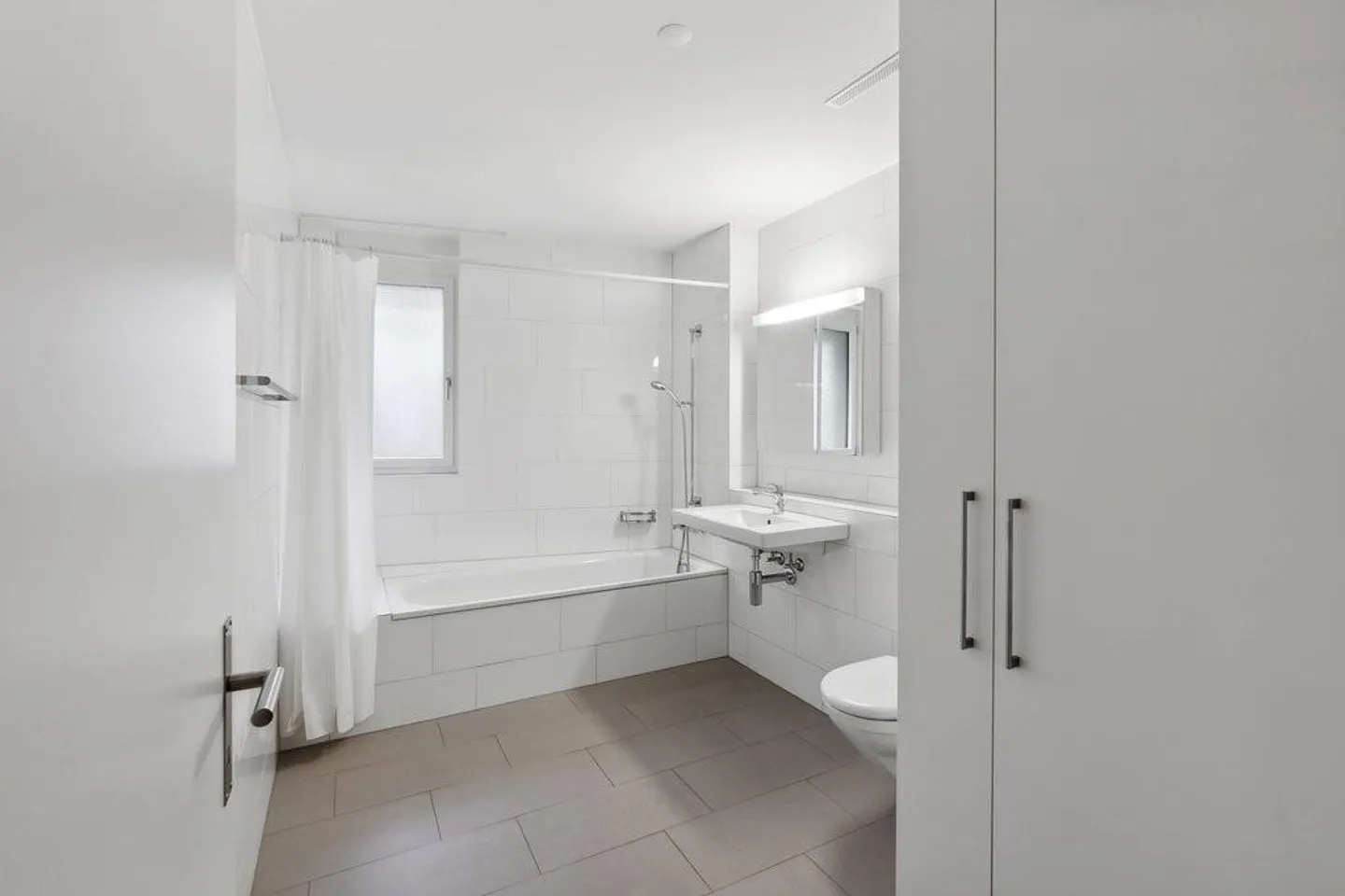 Appartement moderne de 3.5 pièces dans un emplacement central - Photo 5 sur 9