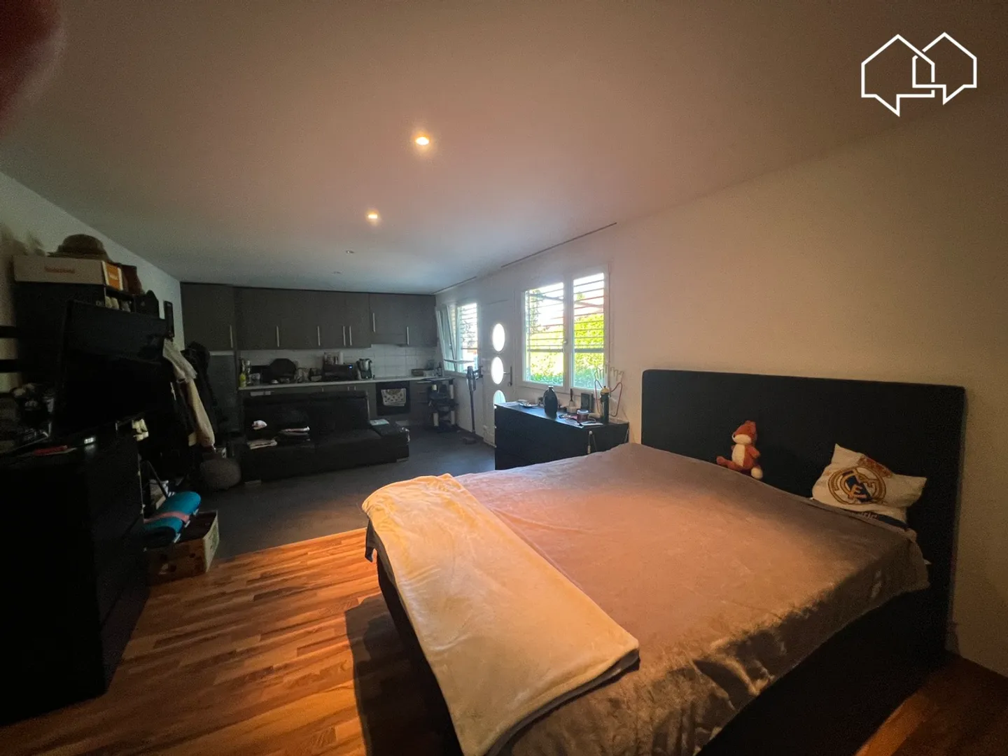 Magnificent house with studio on a 1400m² plot - Photo 14 of 20